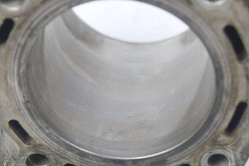 photo de CYLINDER BARREL PISTON PEUGEOT GEOPOLIS 400 (2007 - 2013) - Fixing points details