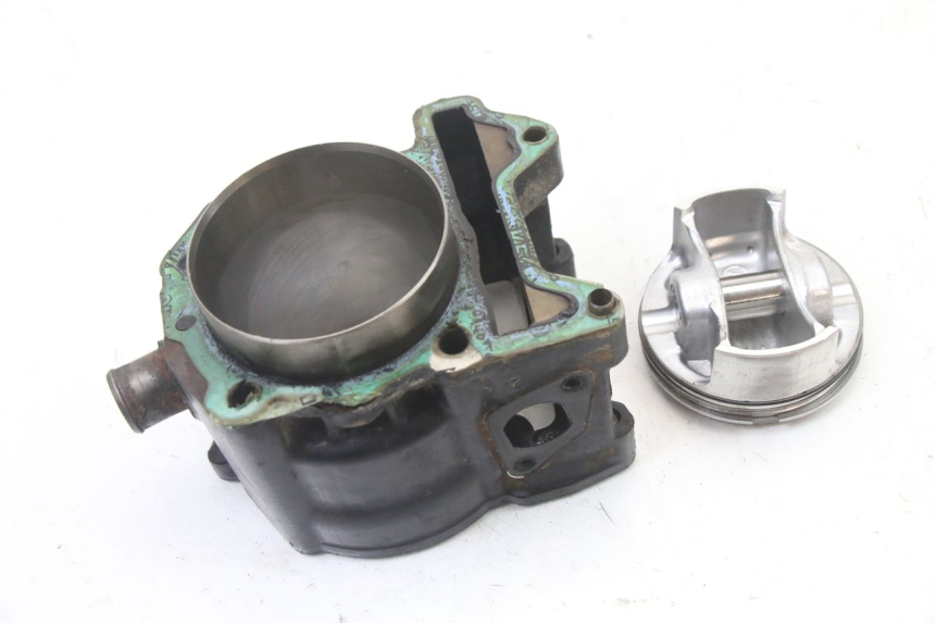 photo de CYLINDER BARREL PISTON GILERA NEXUS 300 (2008 - 2013) - Alternative perspective