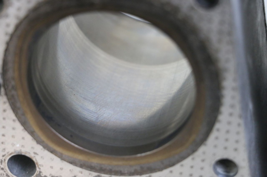 photo de CYLINDER BARREL PISTON SUZUKI GSX E 250 (1982 - 1983) - Checked used part