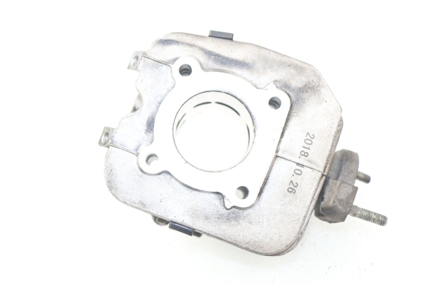 photo de CYLINDER BARREL PISTON PEUGEOT KISBEE 2T 50 (2018 - 2022) - Fixing points details