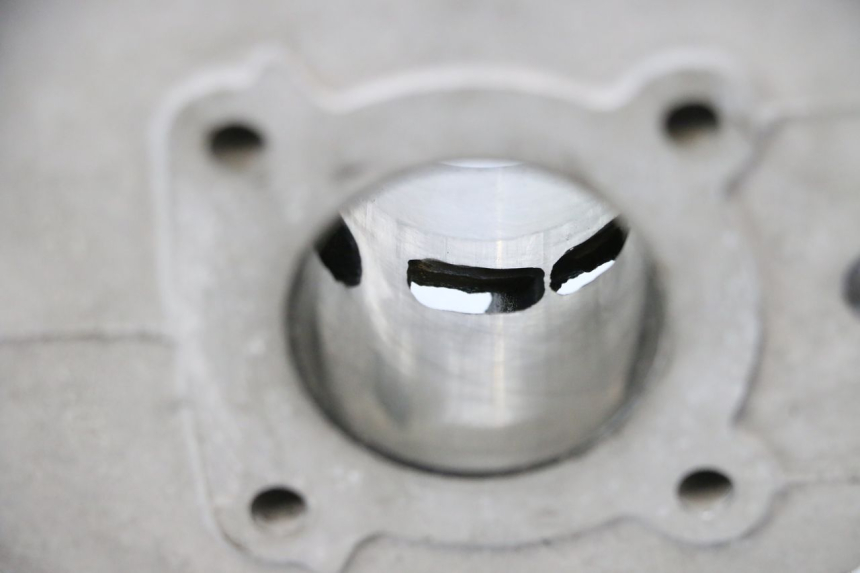 photo de CYLINDER BARREL PISTON PEUGEOT KISBEE 2T 50 (2018 - 2022) - Alternative perspective