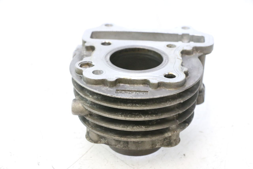 photo de CYLINDER PISTON PEUGEOT KISBEE 4T 50 (2018 - 2022) - Alternative perspective