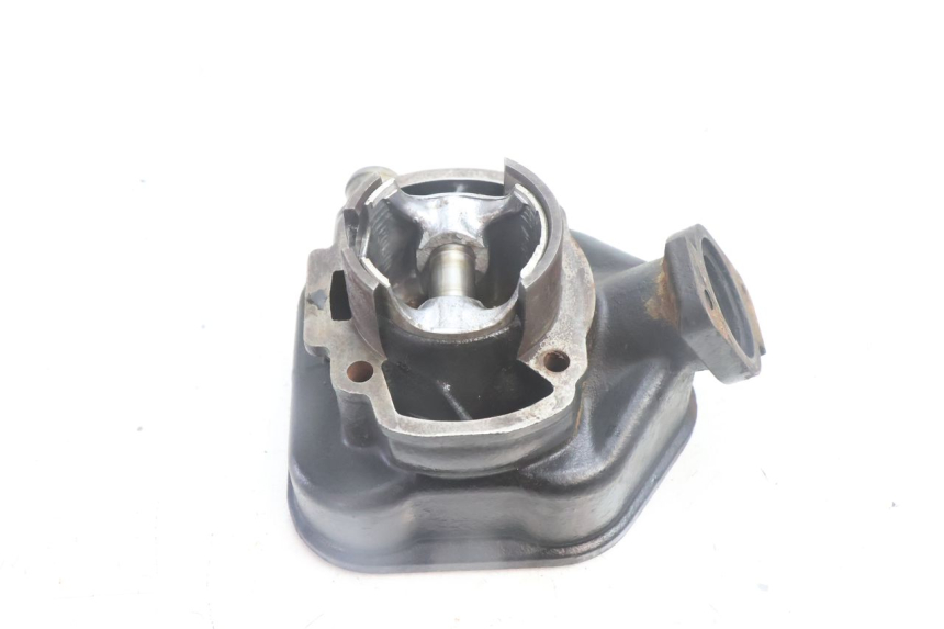 photo de CYLINDER BARREL PISTON PEUGEOT LUDIX BLASTER 50 (2006 - 2014) - Fixing points details