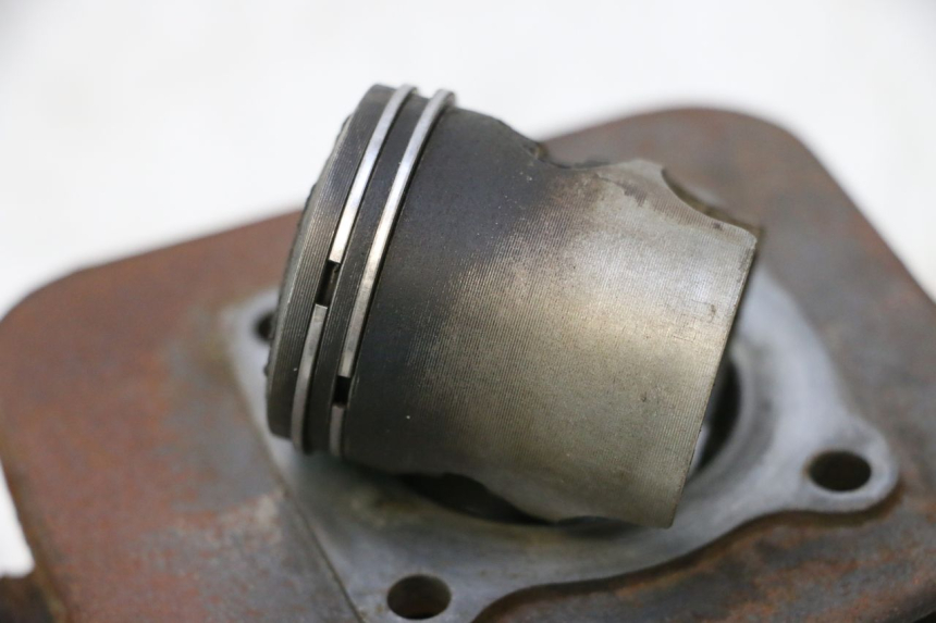 photo de CYLINDER PISTON PEUGEOT LUDIX 50 (2008 - 2017) - High-resolution close-up