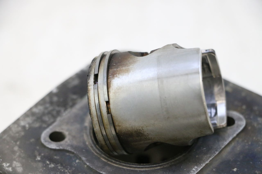 photo de CYLINDER BARREL PISTON PEUGEOT LUDIX ONE 14P 50 (2004 - 2013) - Detailed visual inspection