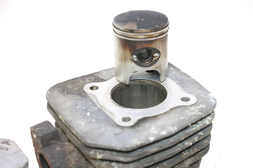 photo de CYLINDER BARREL PISTON PEUGEOT LUDIX ONE 50 (2004 - 2013) - Focus on structure