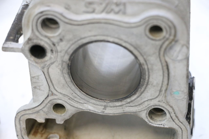 photo de CYLINDER BARREL PISTON SYM MIO 50 (2005 - 2010) - Fixing points details