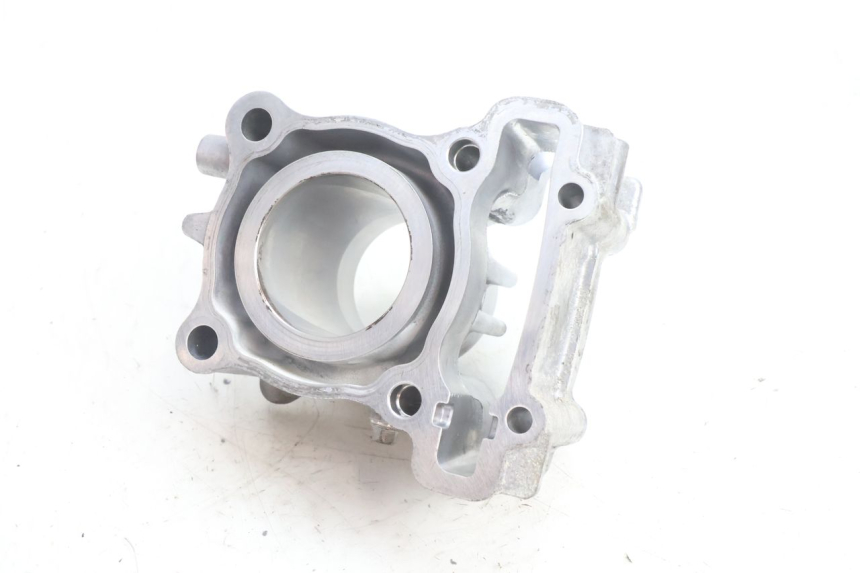 photo de CYLINDER BARREL PISTON YAMAHA N-MAX NMAX 125 (2021 - 2024) - Fixing points details