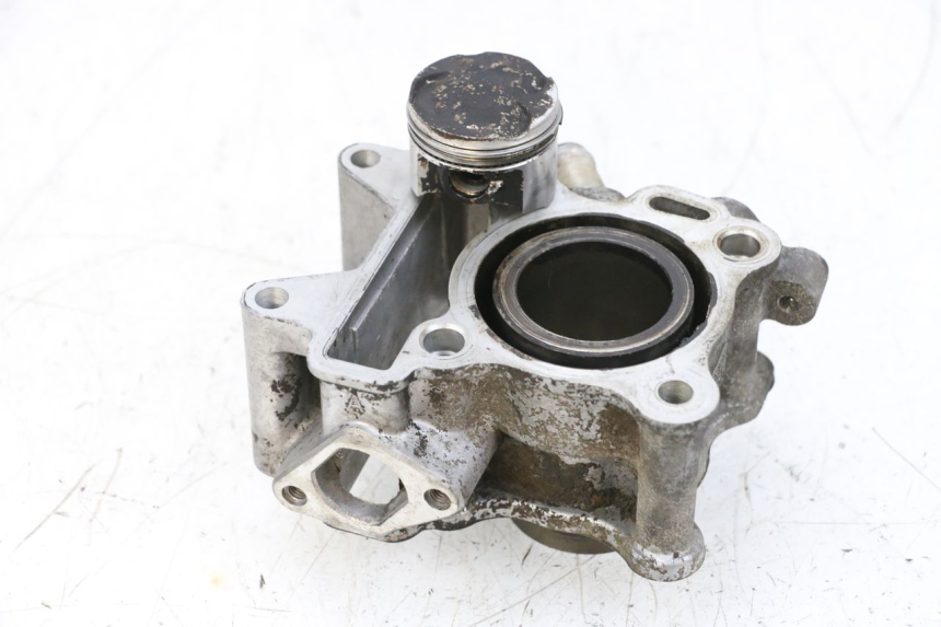 photo de CYLINDER BARREL PISTON YAMAHA NEOS NEO'S 4T 50 (2008 - 2016) - Focus on structure