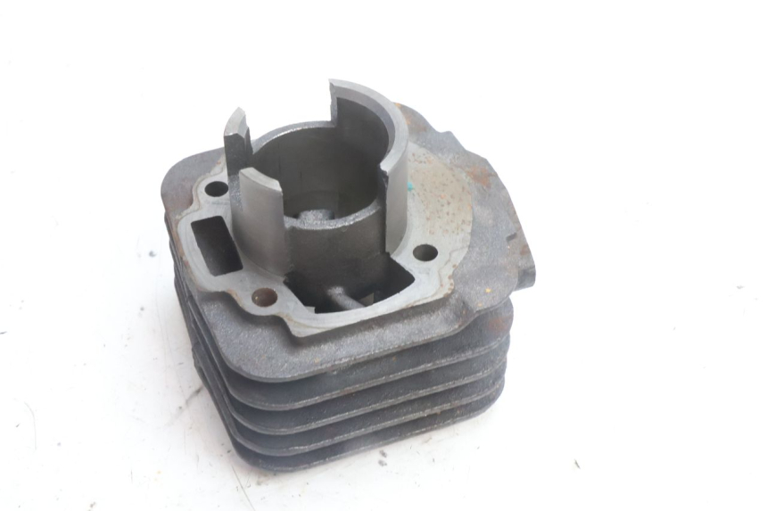 photo de CYLINDER BARREL PISTON PIAGGIO NEW TYPHOON 50 (2018 - 2021) - Focus on structure