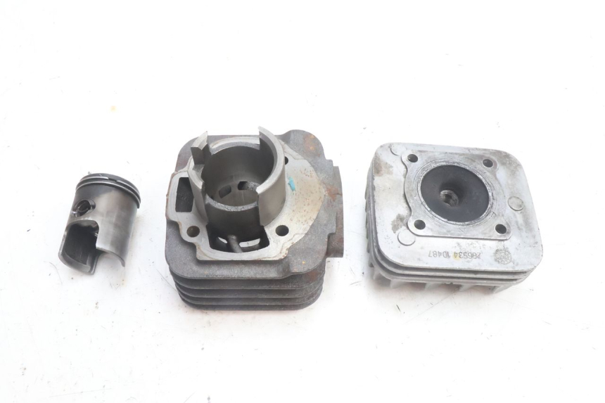 photo de CYLINDER BARREL PISTON PIAGGIO NEW TYPHOON 50 (2018 - 2021) - Alternative perspective