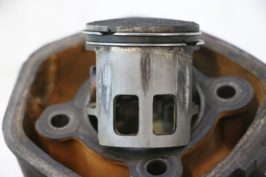 photo de CYLINDER BARREL PISTON MBK NITRO 50 (2004 - 2008) - Alternative angle
