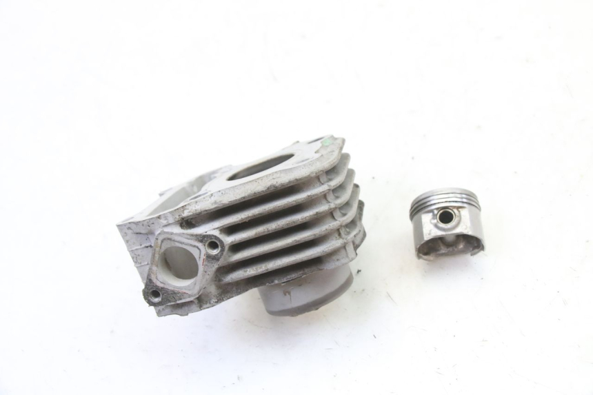 photo de CYLINDER PISTON SYM ORBIT 2 4T 50 (2008 - 2017) - Alternative perspective