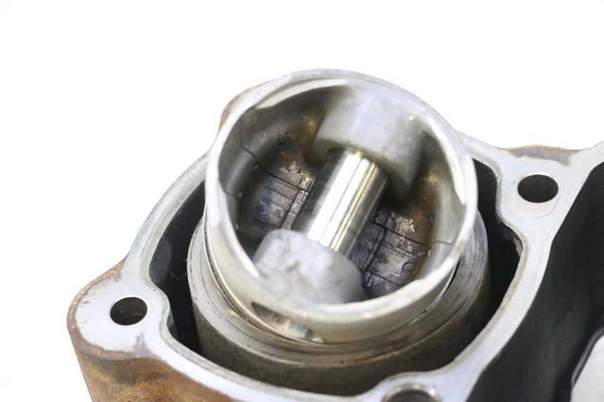 photo de CYLINDER PISTON PEUGEOT SATELIS 125 (2006 - 2009) - Detailed visual inspection