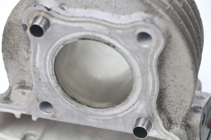 photo de CYLINDER BARREL PISTON KYMCO SENTO 50 (2008 - 2013) - Alternative perspective