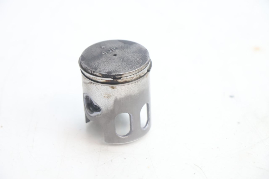 photo de CYLINDER BARREL PISTON YAMAHA SLIDER 50 (1999 - 2004) - Alternative angle