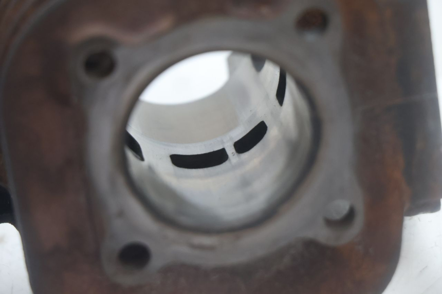 photo de CYLINDER BARREL PISTON YAMAHA SLIDER 50 (1999 - 2004) - Surface and material condition