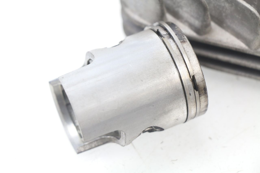 photo de CYLINDER BARREL PISTON APRILIA SR 2T 50 (2012 - 2017) - High-resolution close-up