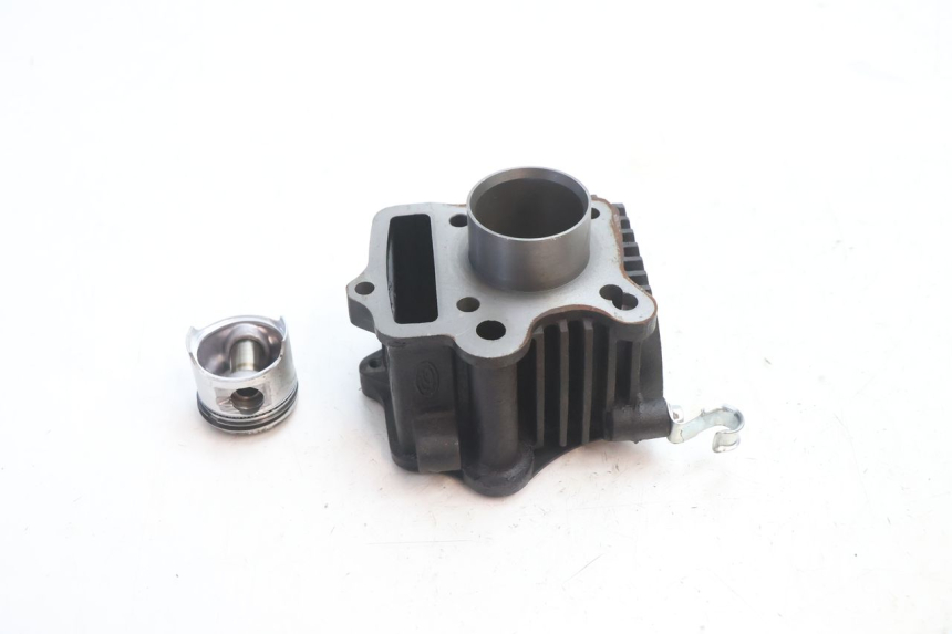 photo de CYLINDER BARREL PISTON YAMASAKI STREET 50 (2013 - 2018) - Alternative perspective