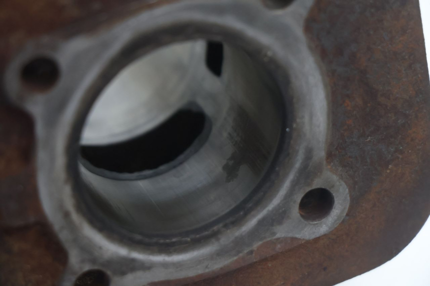 photo de CYLINDER BARREL PISTON MBK STUNT NAKED 50 (2004 - 2018) - Distinctive features