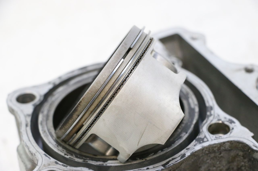 photo de CYLINDER BARREL PISTON SUZUKI SV S 650 (2003 - 2009) - Detailed visual inspection