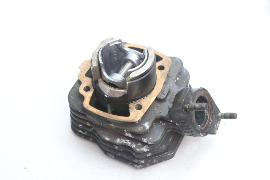 photo de CYLINDER BARREL PISTON PEUGEOT TREKKER 50 (1995 - 2004) - Fixing points details