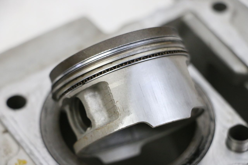 photo de CYLINDER BARREL PISTON YAMAHA TTR 125 (2000 - 2020) - High-resolution close-up