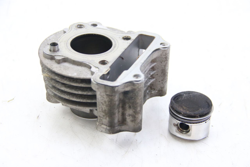 photo de CYLINDER PISTON PEUGEOT V-CLIC VCLIC 50 (2007 - 2013) - Main view