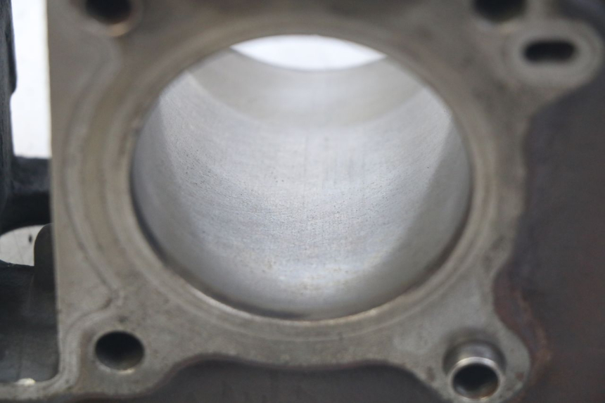 photo de CYLINDER PISTON PIAGGIO VESPA LXV 125 (2006 - 2009) - Alternative perspective