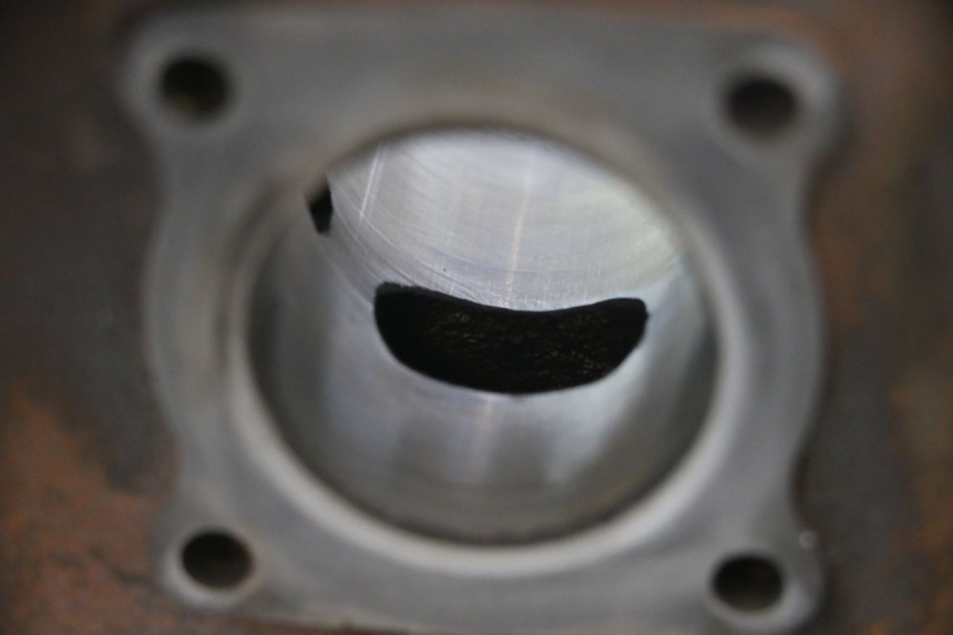 photo de CYLINDER BARREL PISTON PEUGEOT VIVACITY NEW 2T 50 (2008 - 2017) - Fixing points details
