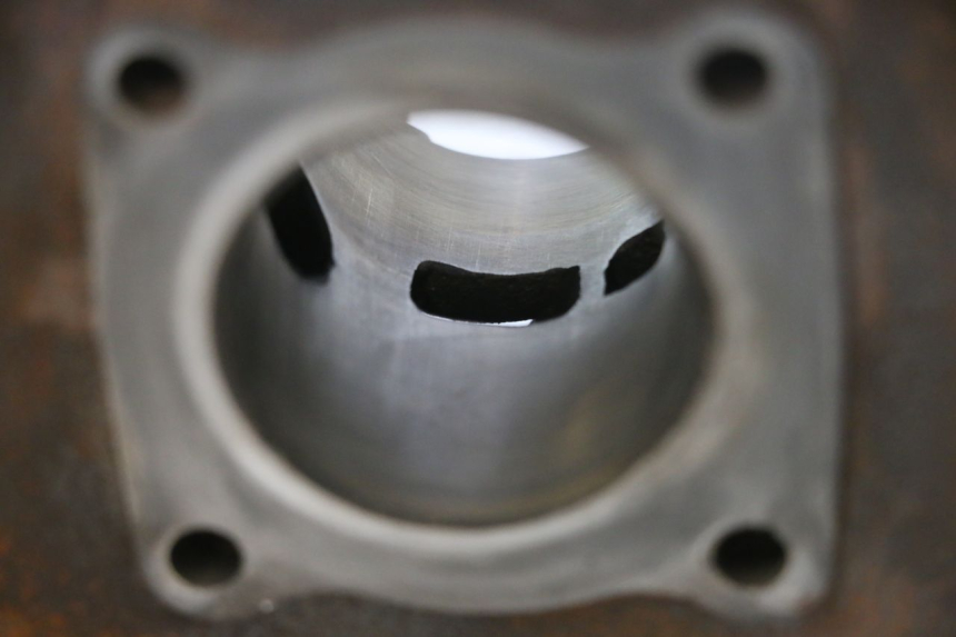 photo de CYLINDER BARREL PISTON PEUGEOT VIVACITY NEW 2T 50 (2008 - 2017) - Surface and material condition