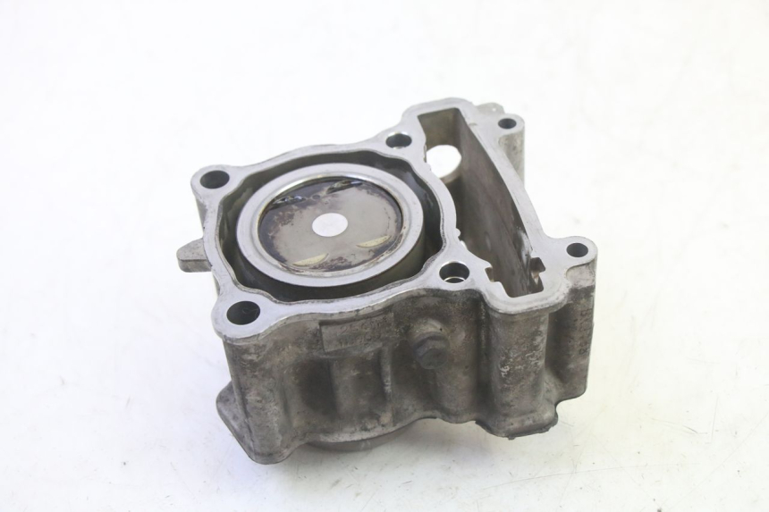 photo de CYLINDER BARREL PISTON YAMAHA X-MAX XMAX 125 (2010 - 2013) - Alternative perspective