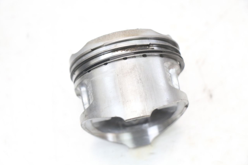 photo de CYLINDER PISTON PIAGGIO X8 125 (2004 - 2007) - Surface and material condition