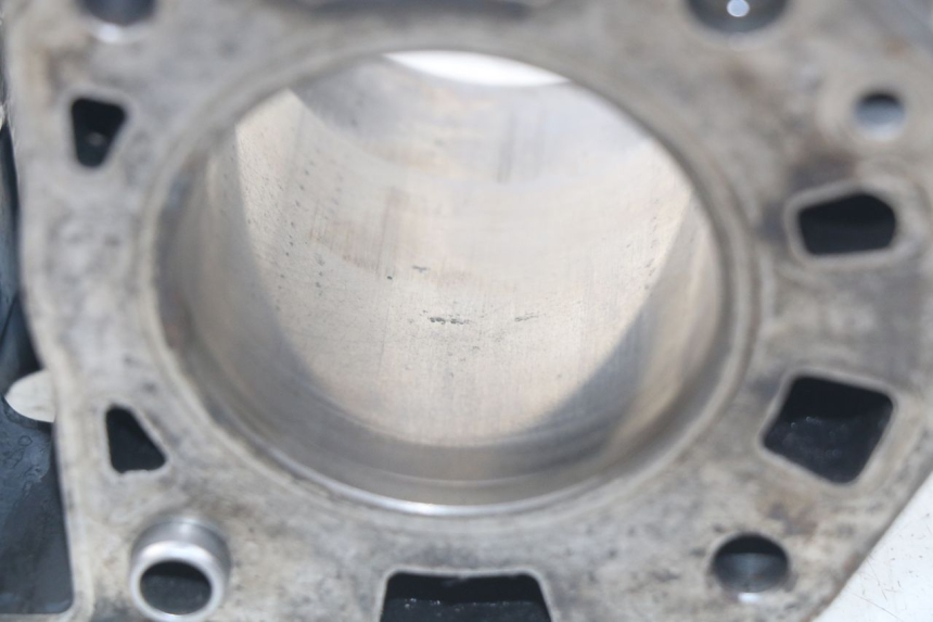 photo de CYLINDER PISTON PIAGGIO X9 125 (2000 - 2003) - Surface and material condition