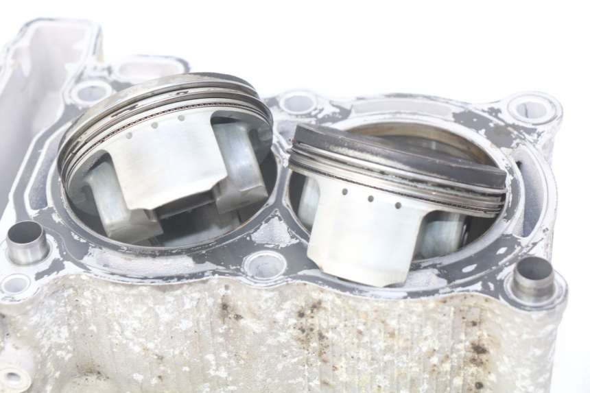 photo de CYLINDER BARREL PISTON YAMAHA XP T-MAX TMAX ABS 530 (2012 - 2015) - Focus on structure