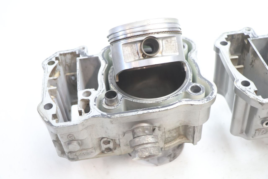 photo de CYLINDER BARREL PISTON HONDA XRV AFRICA TWIN 750 (1990 - 1992) - Component detail