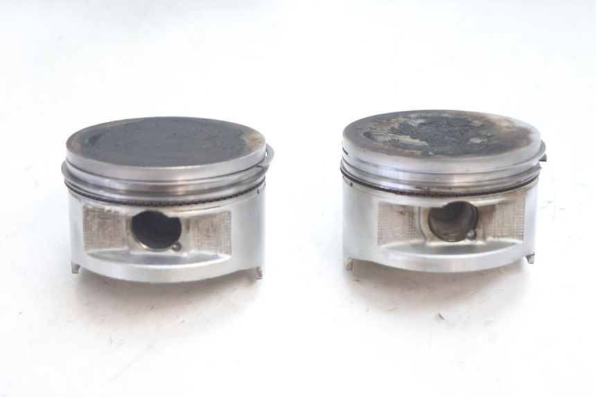 photo de CYLINDER BARREL PISTON HONDA XRV AFRICA TWIN 750 (1990 - 1992) - Alternative angle