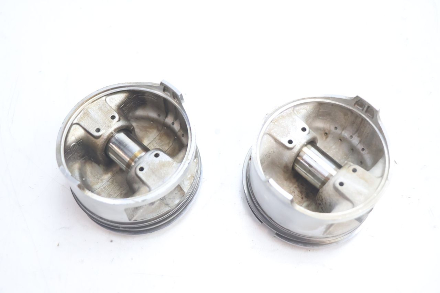 photo de CYLINDER BARREL PISTON HONDA XRV AFRICA TWIN 750 (1990 - 1992) - Alternative perspective
