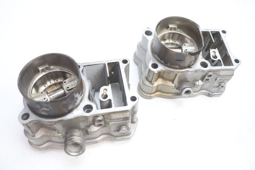 photo de CYLINDER BARREL PISTON HONDA XRV AFRICA TWIN 750 (1990 - 1992) - Fixing points details