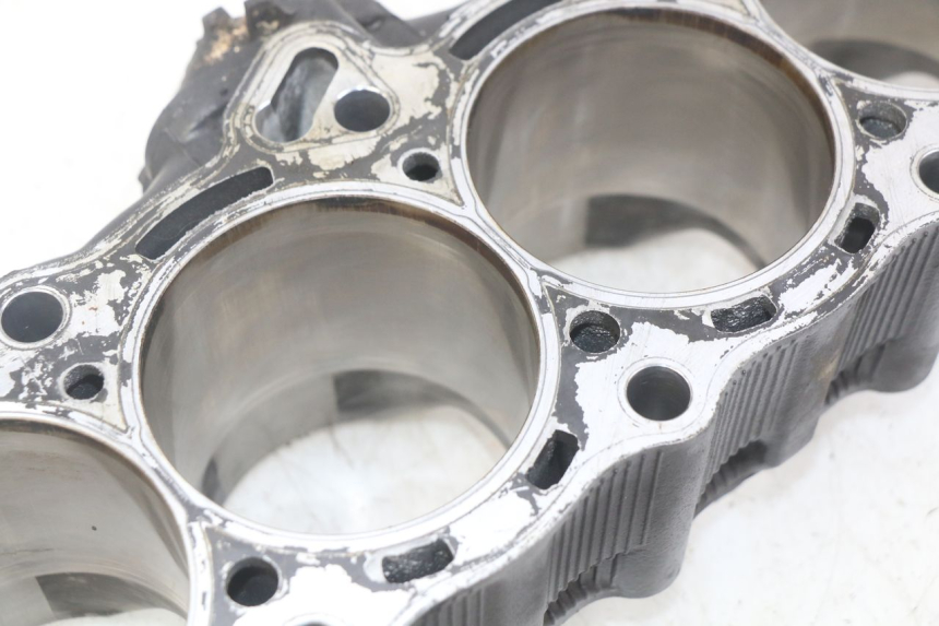 photo de CYLINDER PISTON YAMAHA YZF R1 1000 (2007 - 2008) - High-resolution close-up
