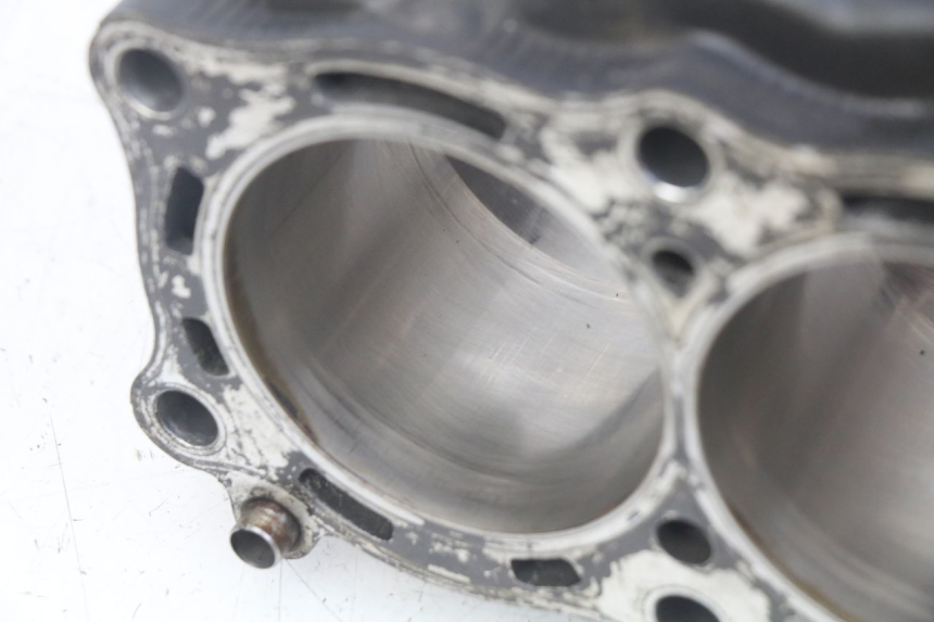 photo de CYLINDER PISTON YAMAHA YZF R1 1000 (2007 - 2008) - Detailed visual inspection