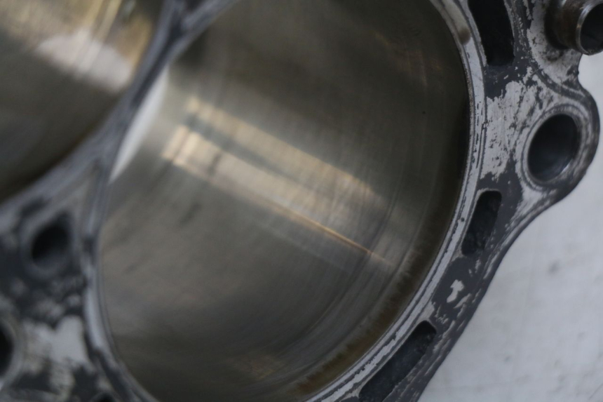 photo de CYLINDER PISTON YAMAHA YZF R1 1000 (2007 - 2008) - Zoom on usage condition