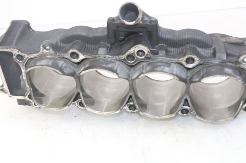 photo de CYLINDER PISTON YAMAHA YZF R1 1000 (2007 - 2008) - Fixing points details