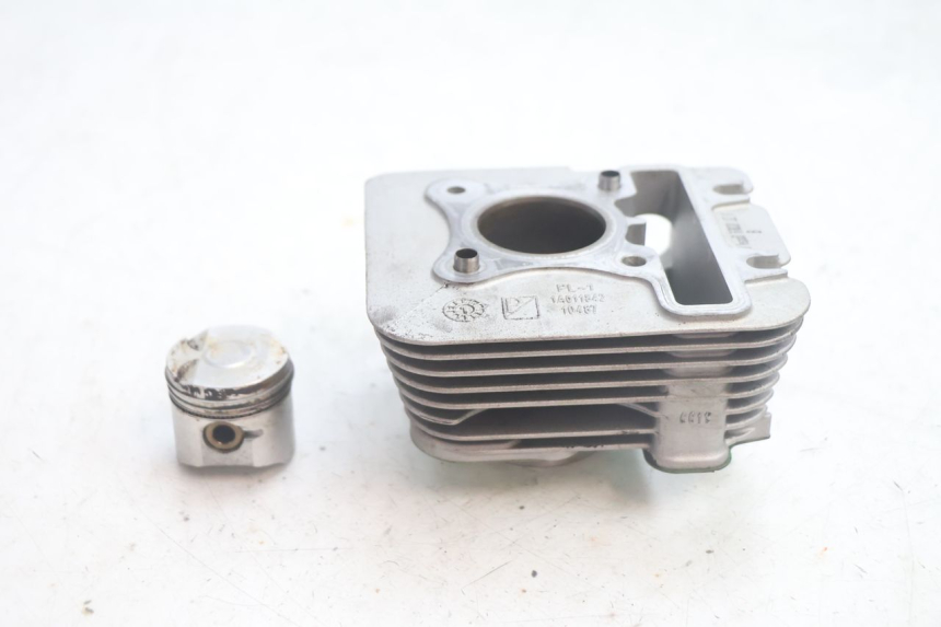 photo de CYLINDER BARREL PISTON PIAGGIO ZIP IGET 4T 50 (2021 - 2023) - Main view