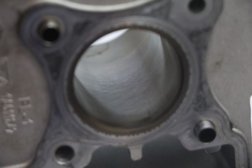 photo de CYLINDER BARREL PISTON PIAGGIO ZIP IGET 4T 50 (2021 - 2023) - Component zoom