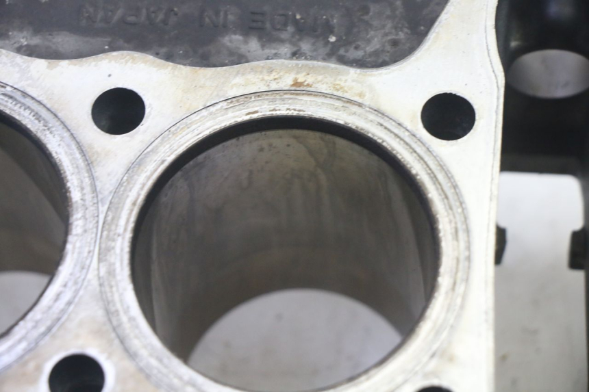 photo de CYLINDER BARREL PISTON KAWASAKI ZR 7 750 (1999 - 2004) - Distinctive features