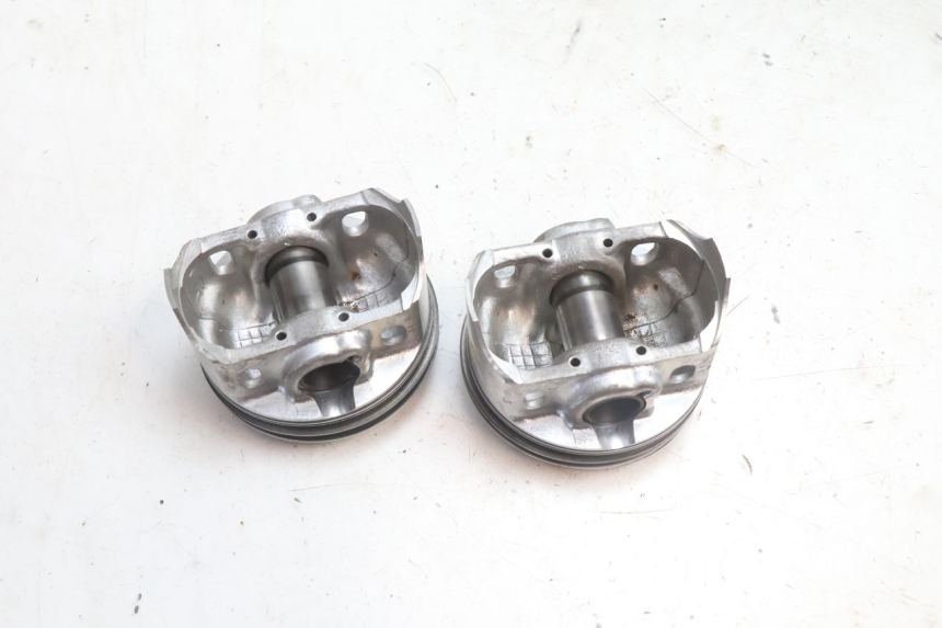 photo de CYLINDER BARREL PISTON KAWASAKI ZZR 600 (1995 - 2004) - High-resolution close-up