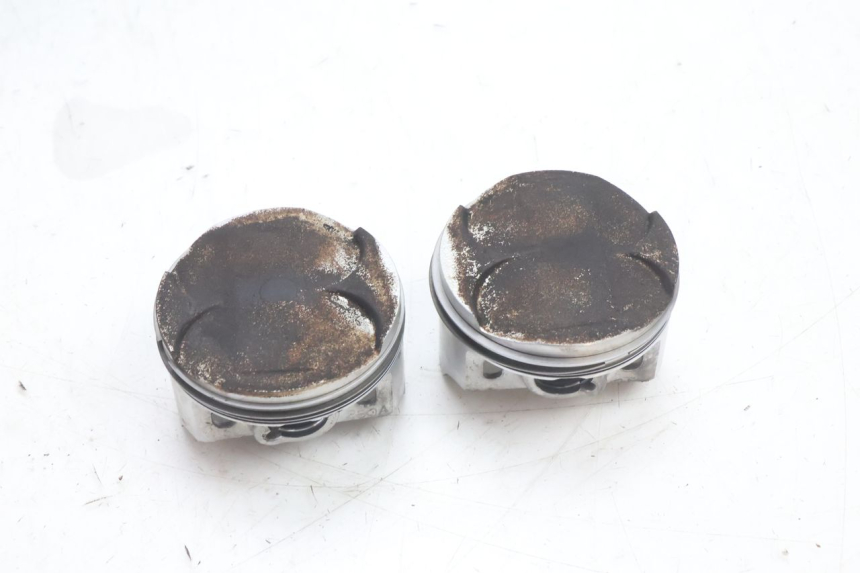 photo de CYLINDER BARREL PISTON KAWASAKI ZZR 600 (1995 - 2004) - Detailed visual inspection