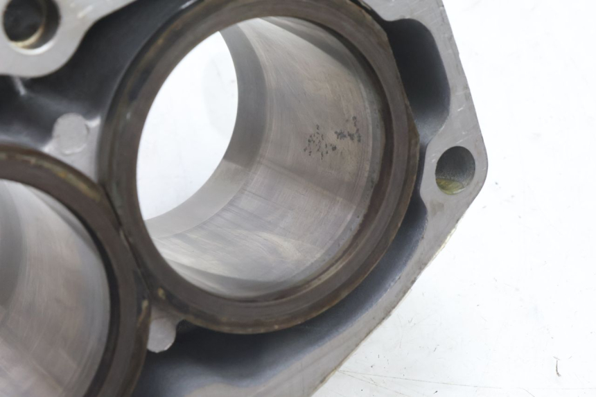 photo de CYLINDER BARREL PISTON KAWASAKI ZZR 600 (1995 - 2004) - Alternative perspective