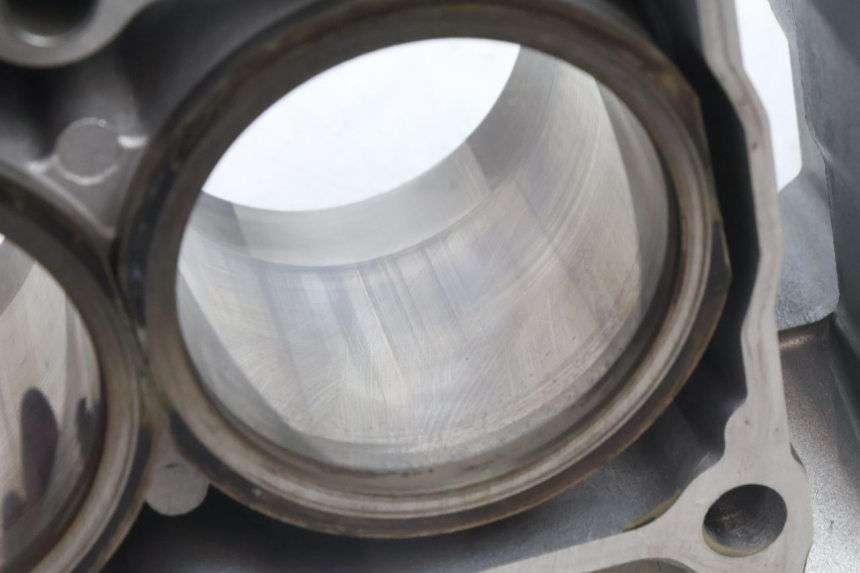 photo de CYLINDER BARREL PISTON KAWASAKI ZZR 600 (1995 - 2004) - Distinctive features